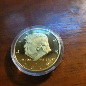 TRUMP COLLECTORS COIN BRAND NEW IN BAG